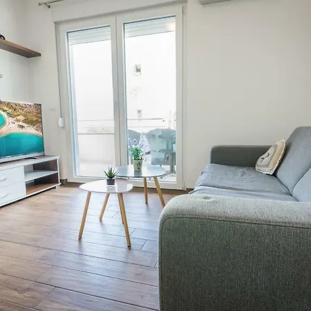 Apartment Olgica 2+2 Makarska