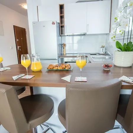 Apartment Olgica 2+2 Makarska